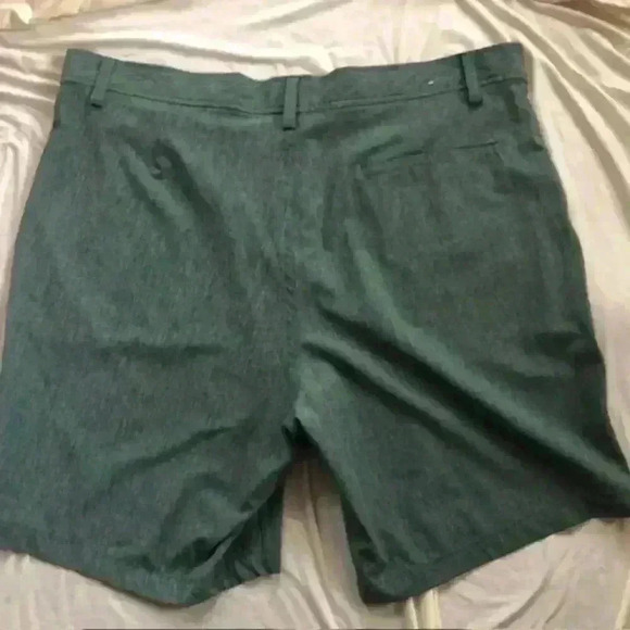 32 Degree Green Golf Shorts Sz 38 - Picture 2 of 5